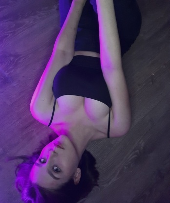 Мои услуги включают все, что ты можешь себе представить и даже больше. Позволь мне позаботиться о твоем удовольствии и обеспечить тебя незабываемыми моментами удовольствия. Я обладаю шикарной внешностью и чувственной натурой, которая не оставит тебя равнодушным. У меня есть много положительных отзывов, готовых подтвердить мою профессиональность и незабываемое обслуживание. Приходи ко мне в Москве, и я покажу тебе, что такое настоящее удовольствие. 😘🌟✨💋 15019, 20 лет