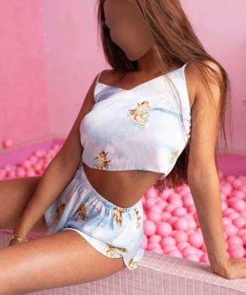 Мое тело - искусство, которое будет приносить тебе настоящее удовольствие 💋 Разнообразие моих услуг поразит твою воображение 😉 Стриптиз, эротический массаж, ролевые игры - выбирай свою фантазию и я воплотлю ее в жизнь 💃🔥 Возможности, которые ты получишь со мной, не имеют границ! 🔥🔥 Попробуй меня один раз, и ты поймешь, что я - идеальная индивидуалка, сочетающая в себе опыт и нежность 😍 Обратись ко мне, я жду и угоститься можно у меня в Москве 🌃 Буду рада увидеть тебя на фото, чтобы показать тебе, насколько я сексуальна и соблазнительна! 📸💄💋 4839, 23 года